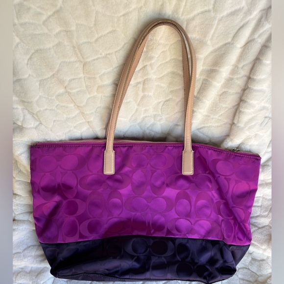 Coach Legacy Weekend East West Zip Top Tote 24865 - Picture 5 of 9